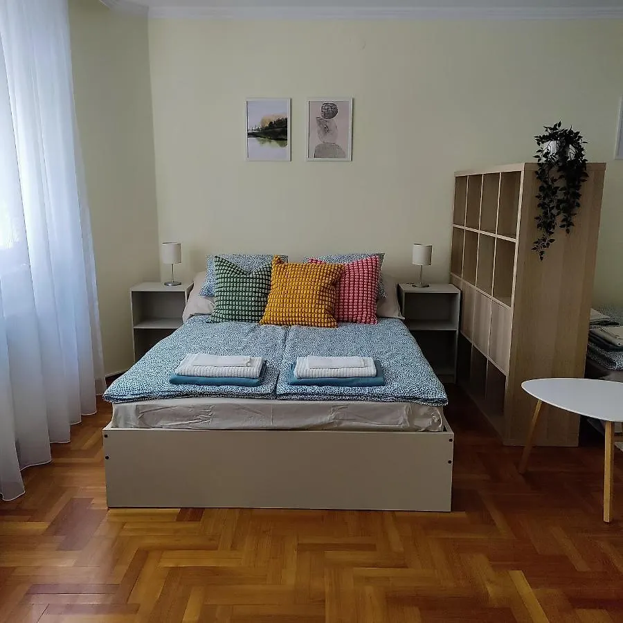 Zorka Apartman Szeged 0*,